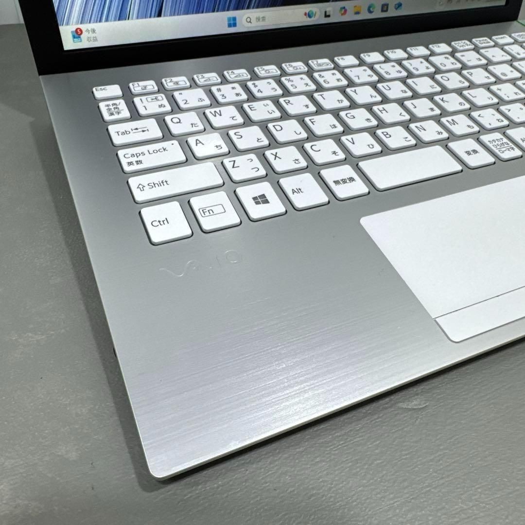 高性能】VaioS11ホワイト☘7世代corei7☘新品NVMe512GB - メルカリ