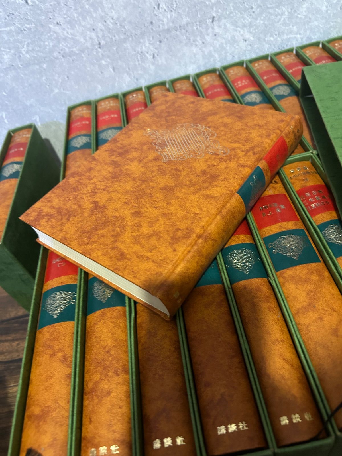 豪華版】日本現代文学全集 講談社 34巻セット（外箱付き） - メルカリ