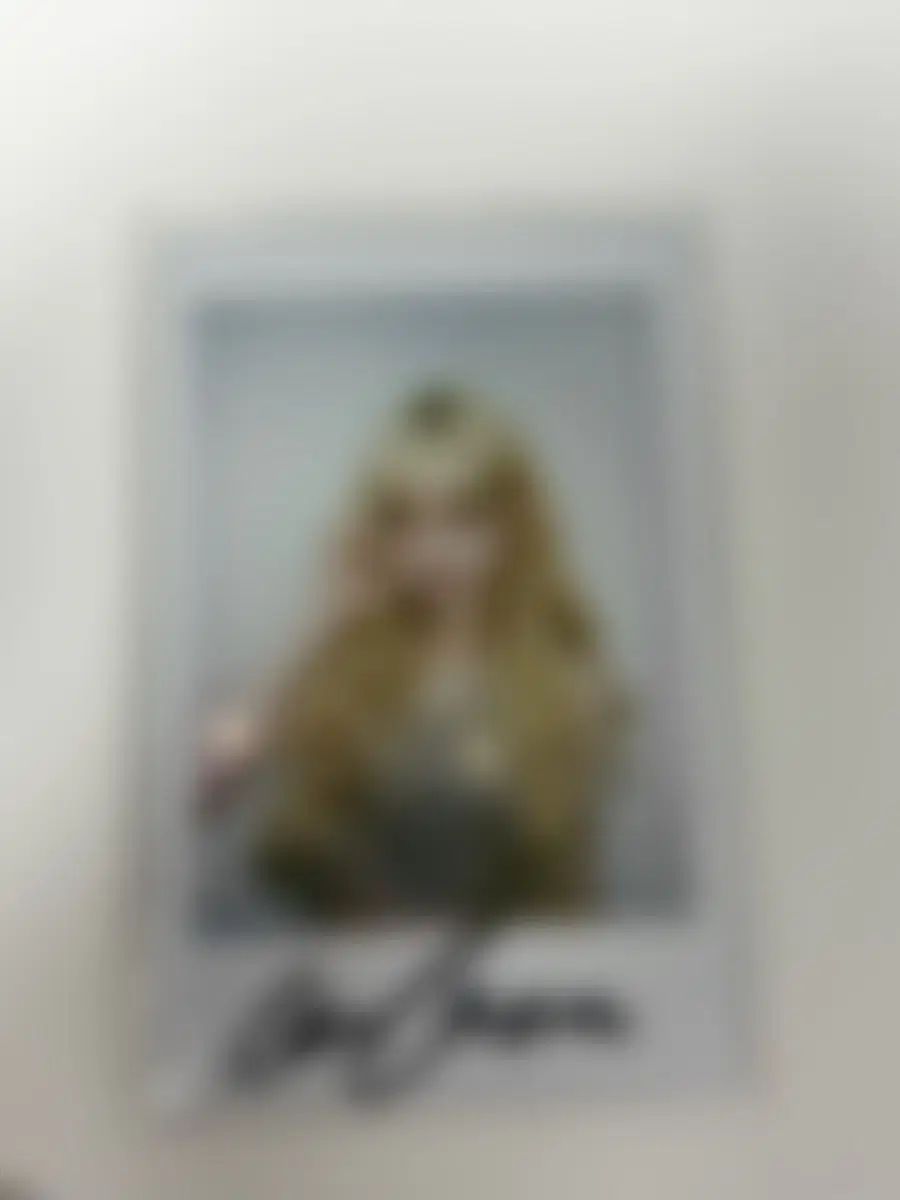 tripleS ユン・ソヨン サイン入りチェキ ポラロイド 出品 - メルカリ