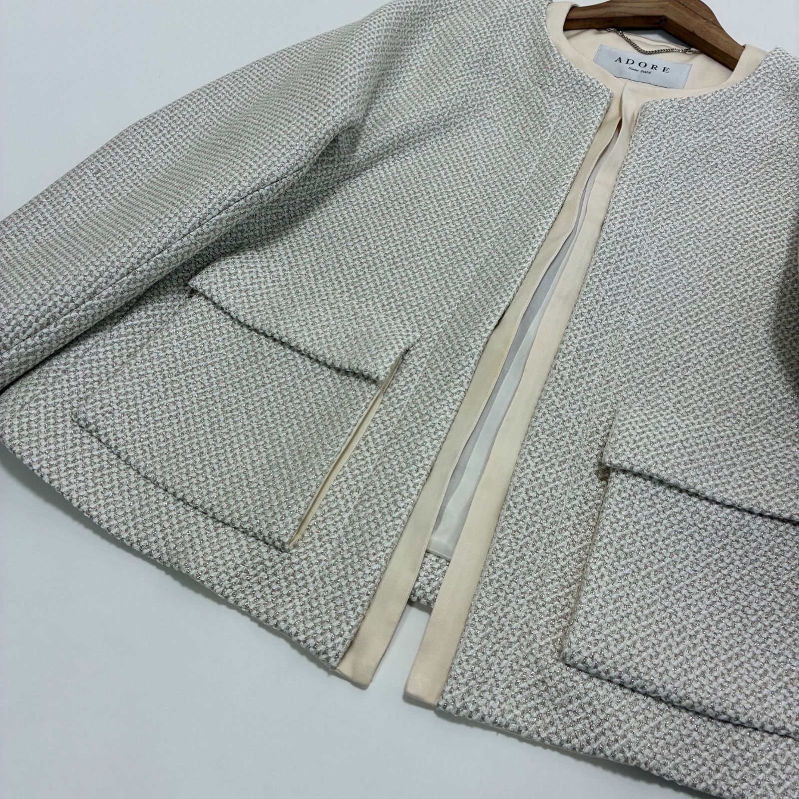 ADORE アドーア ノーカラー ウール混ツイード地 ボンディング
