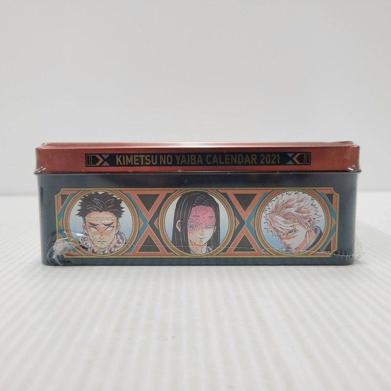 未使用品】 鬼滅の刃 コミックカレンダー2021 特製缶入り日めくり