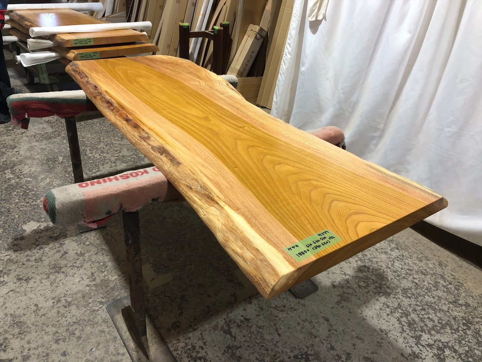 ケヤキ9377 欅 一枚板無垢 乾燥材 1880x610-630-520x52mm ローテーブル