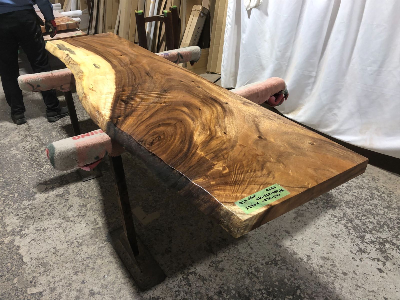 モンキーポッド9383 一枚板無垢 乾燥材 2290x460-560-480x46mm