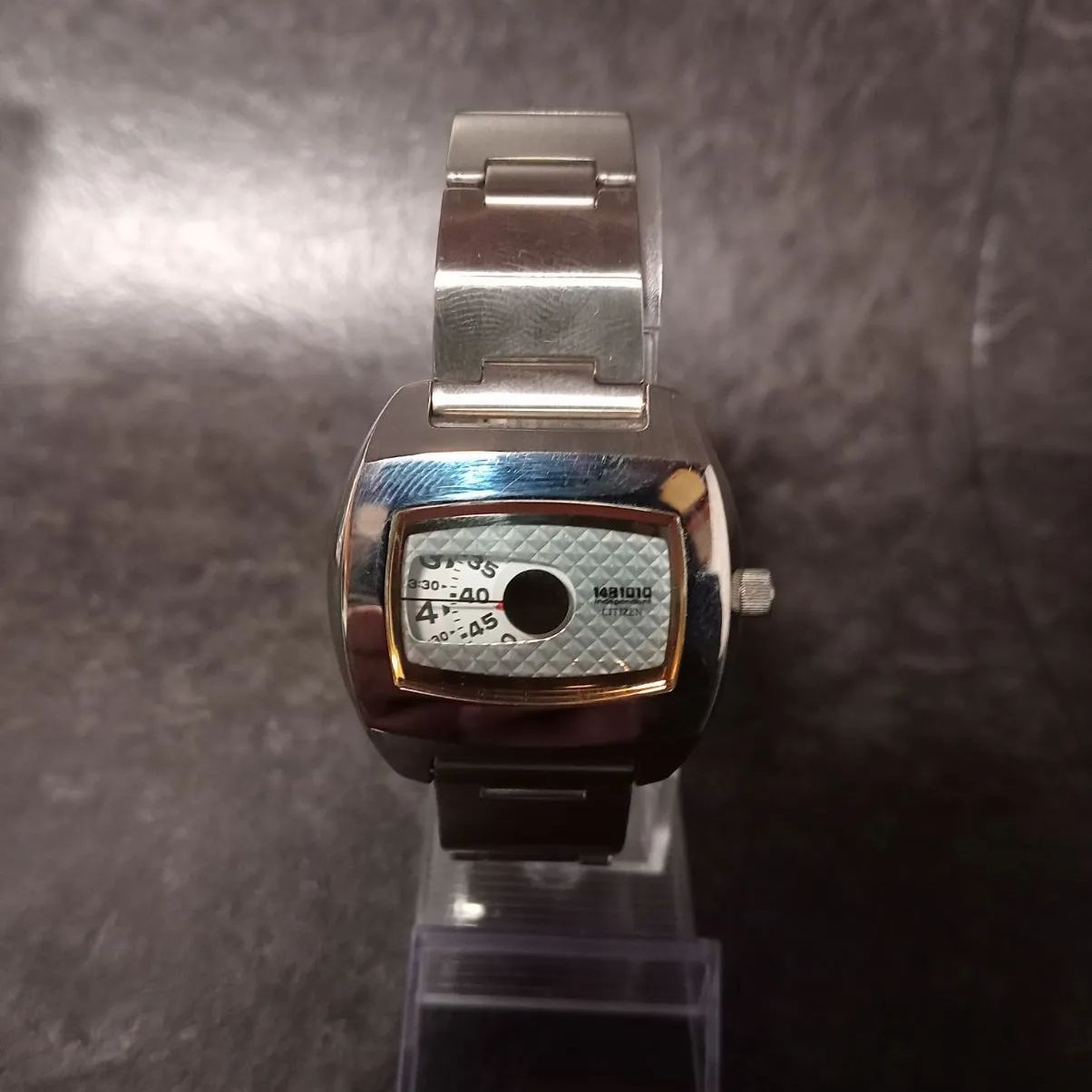 【希少/動作品】CITIZEN (シチズン) INDEPENDENT インディペンデント 1481010 腕時計 シルバー 6038  ディスク式 レトロフューチャー 90s Y2K ヴィンテージ 古着 廃盤 希少モデル メンズ レディース