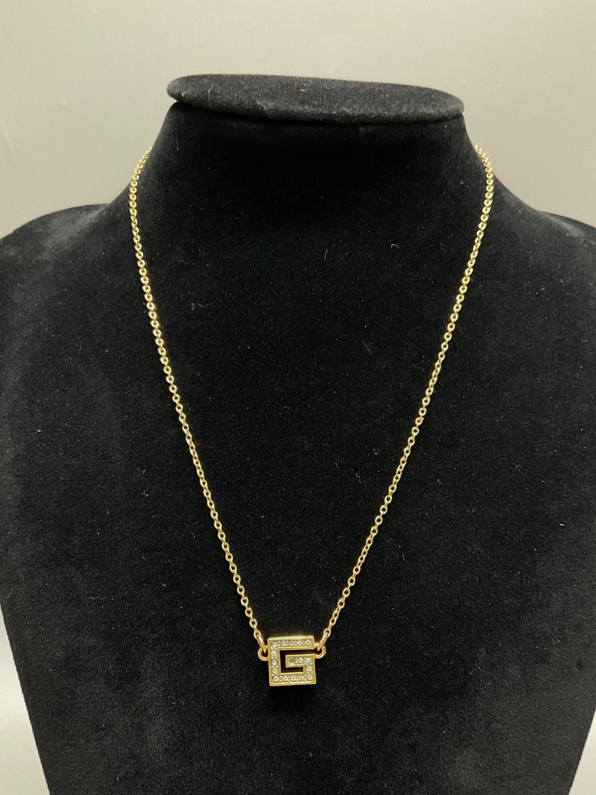 SN733 GIVENCHY ジバンシー ロゴ ネックレス ゴールド ラインストーン