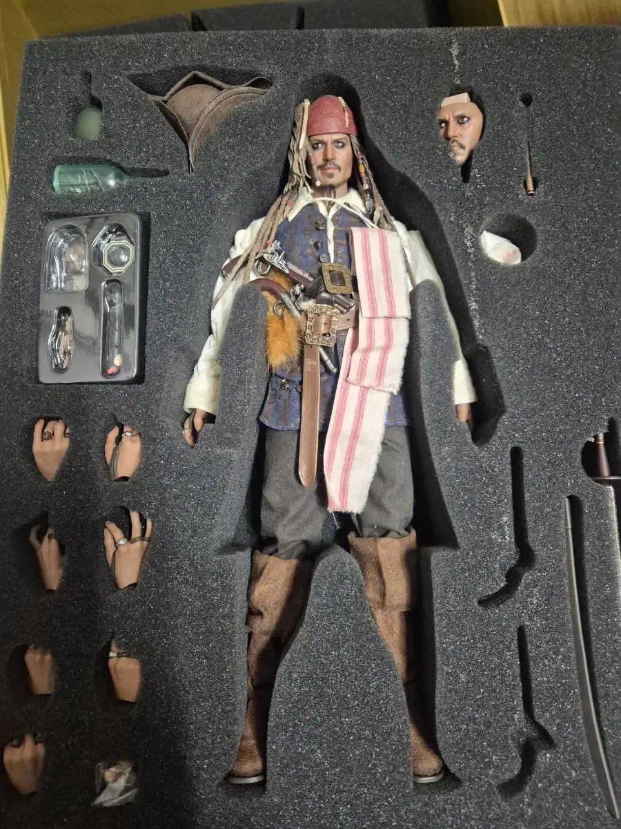カリビアン パイレーツ ジャック・スパロウ DX06 フィギュア - メルカリ