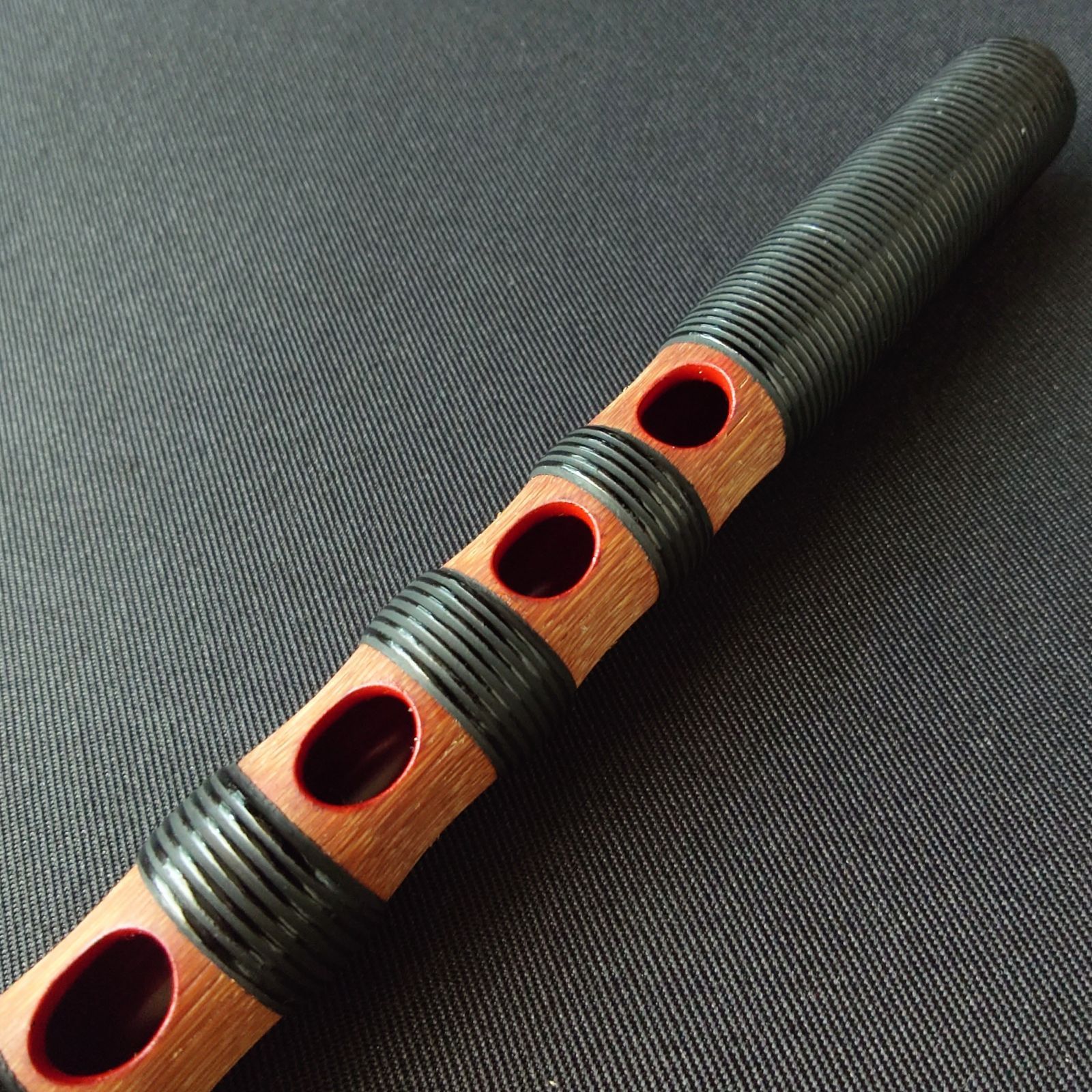 高麗笛】新管 煤竹 籐巻 黒本漆 桐箱付き／雅楽／神楽 - メルカリ