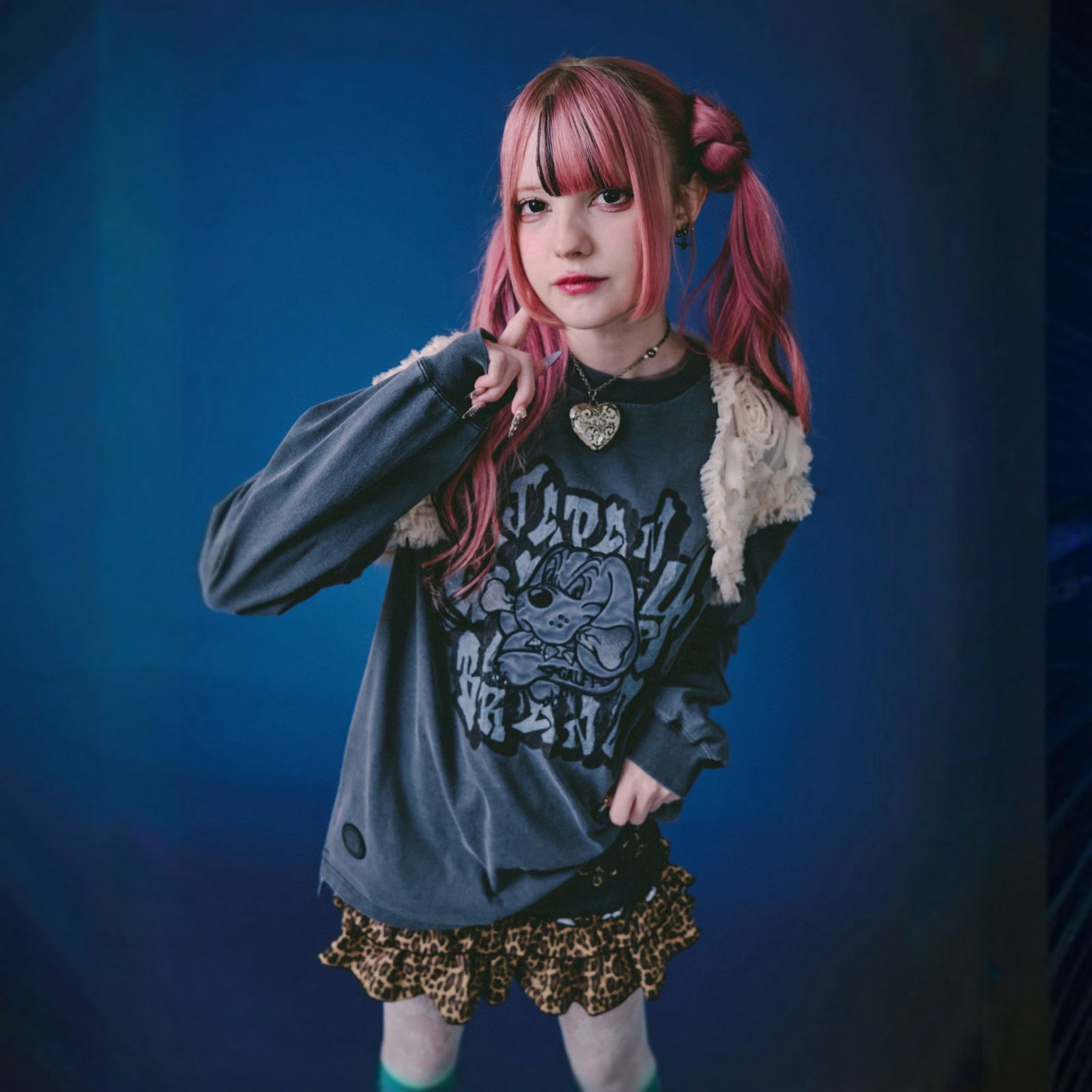 新作//【GALFY/ガルフィー：さらっとグラフィティ染め染めロンTEE