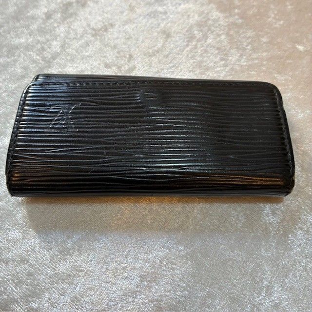 ルイヴィトン Louis Vuitton ミュルティクレ4 エピブラックレザー 4連