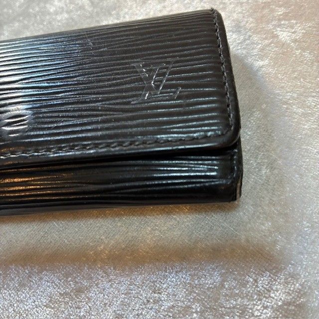 ルイヴィトン Louis Vuitton ミュルティクレ4 エピブラックレザー 4連