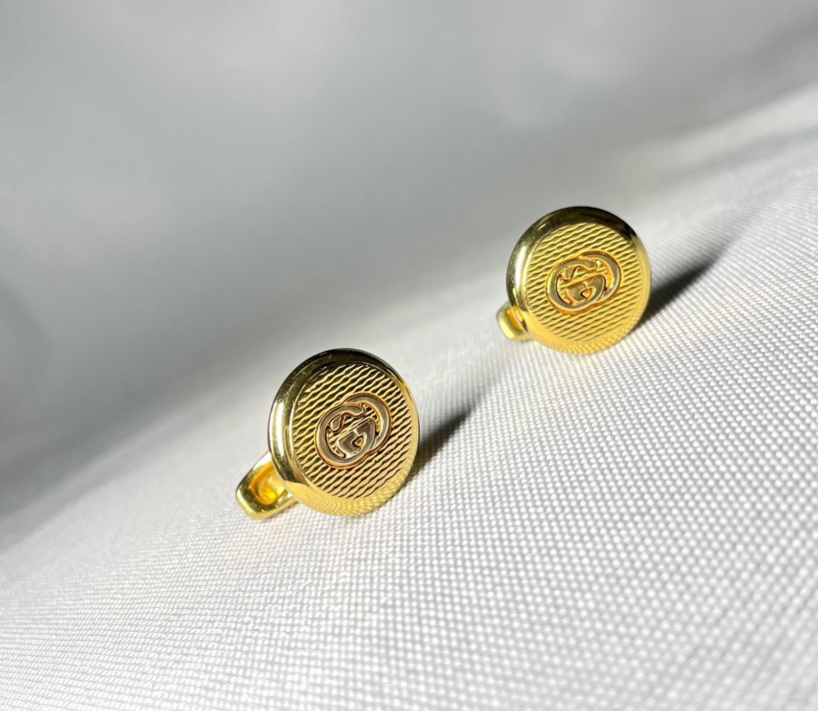 GUCCI グッチ インターロッキングG GGロゴ ゴールドメタリック