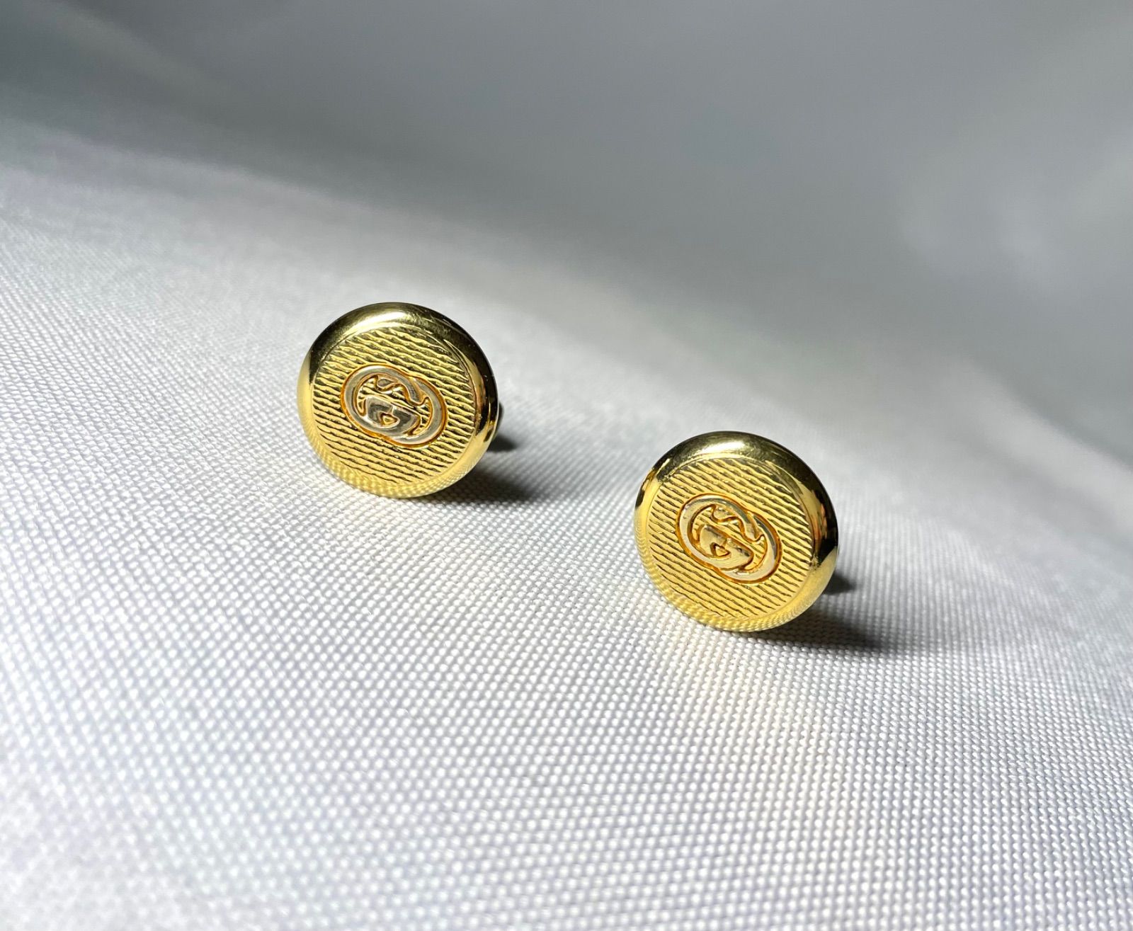 GUCCI グッチ インターロッキングG GGロゴ ゴールドメタリック