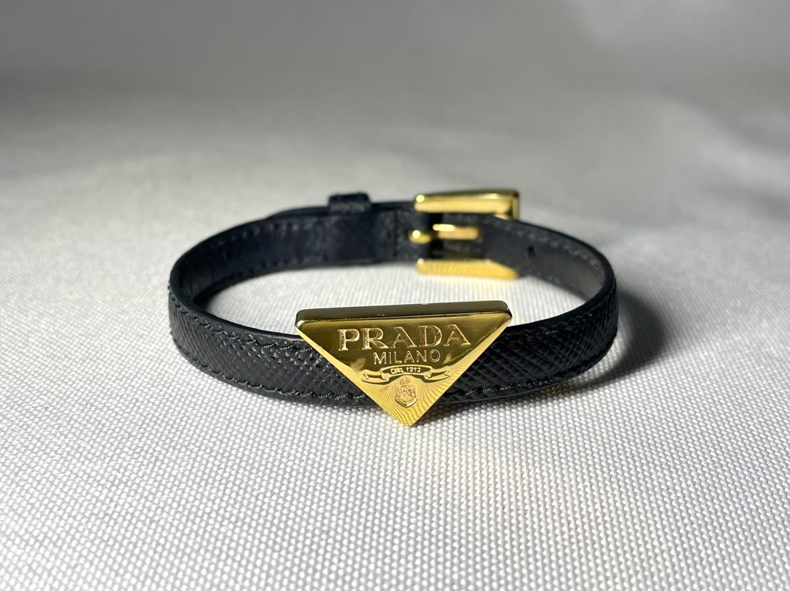 美品 希少 PRADA プラダ サフィアーノ ブランドロゴプレート レザー