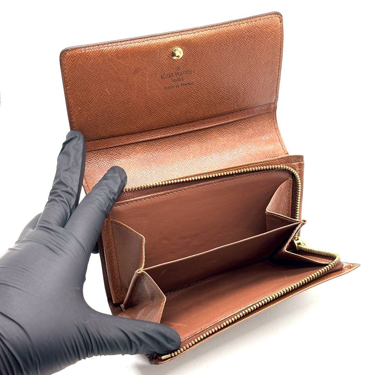 片手で完結する名作】 LOUIS VUITTON 二つ折り財布 ポルトモネビエ