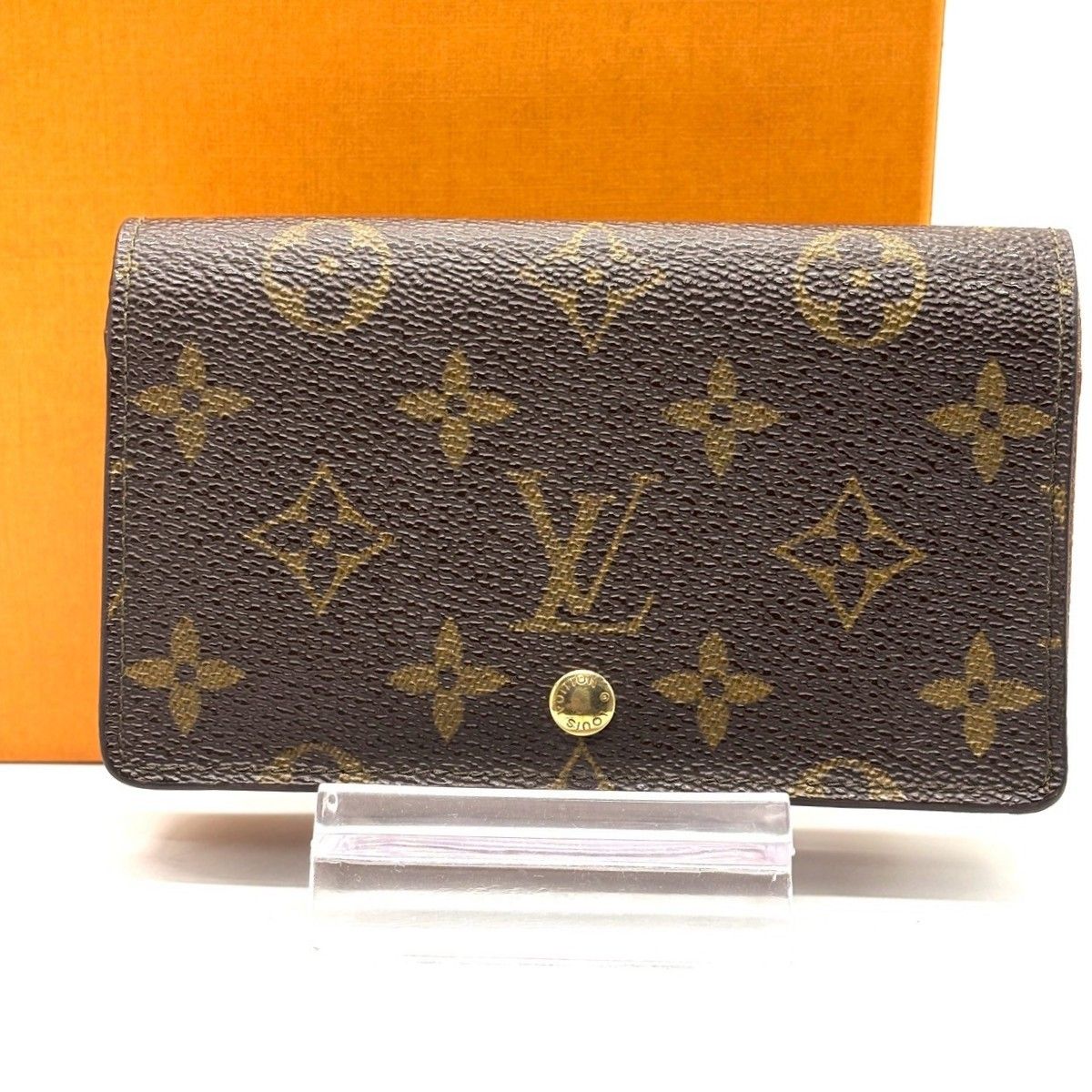 片手で完結する名作】 LOUIS VUITTON 二つ折り財布 ポルトモネビエ