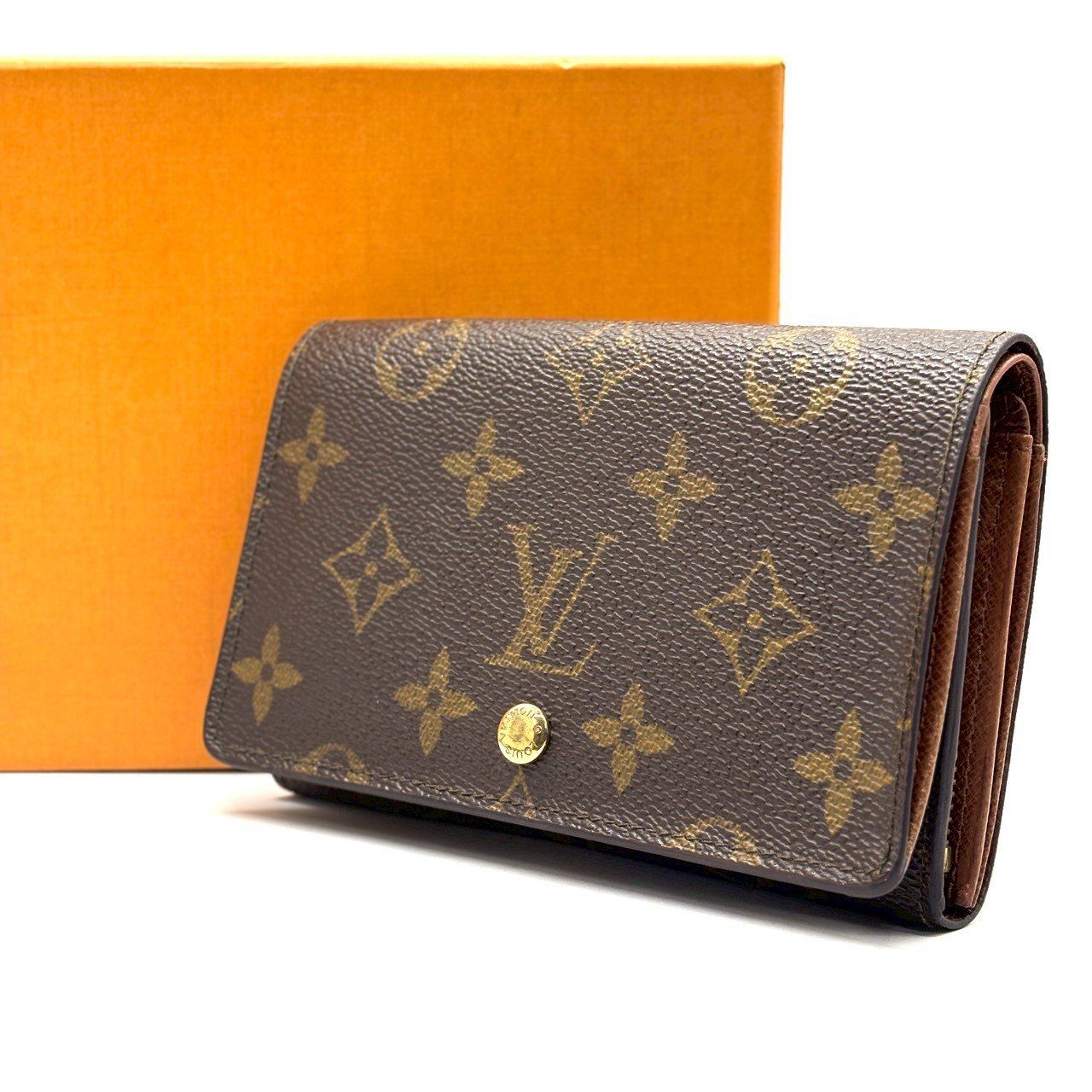 片手で完結する名作】 LOUIS VUITTON 二つ折り財布 ポルトモネビエ