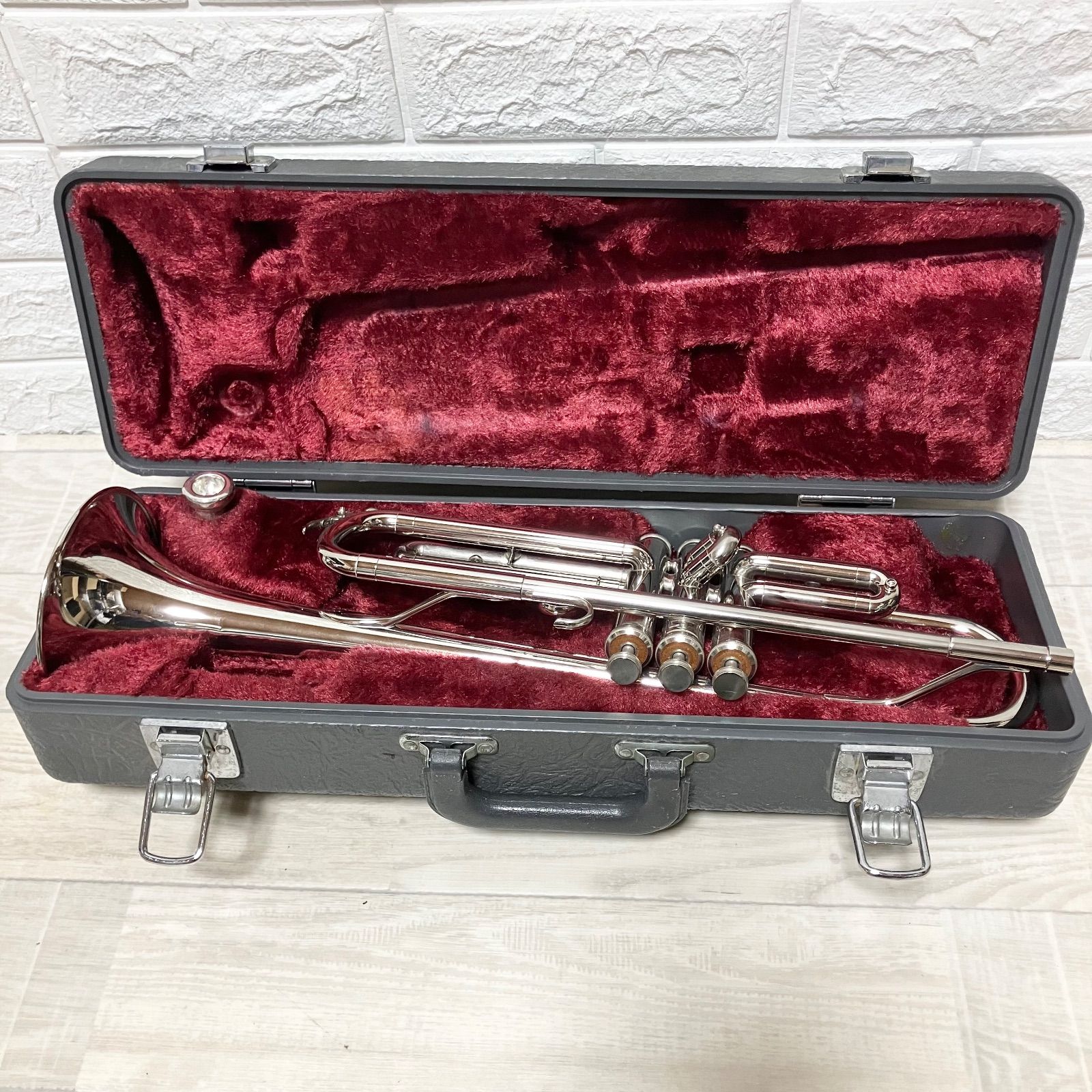 YAMAHA YTR-136 シルバー トランペット 本体 マウスピース付き 中古良音】YAMAHA YTR-136 ヤマハ トランペット シルバー マウスピース