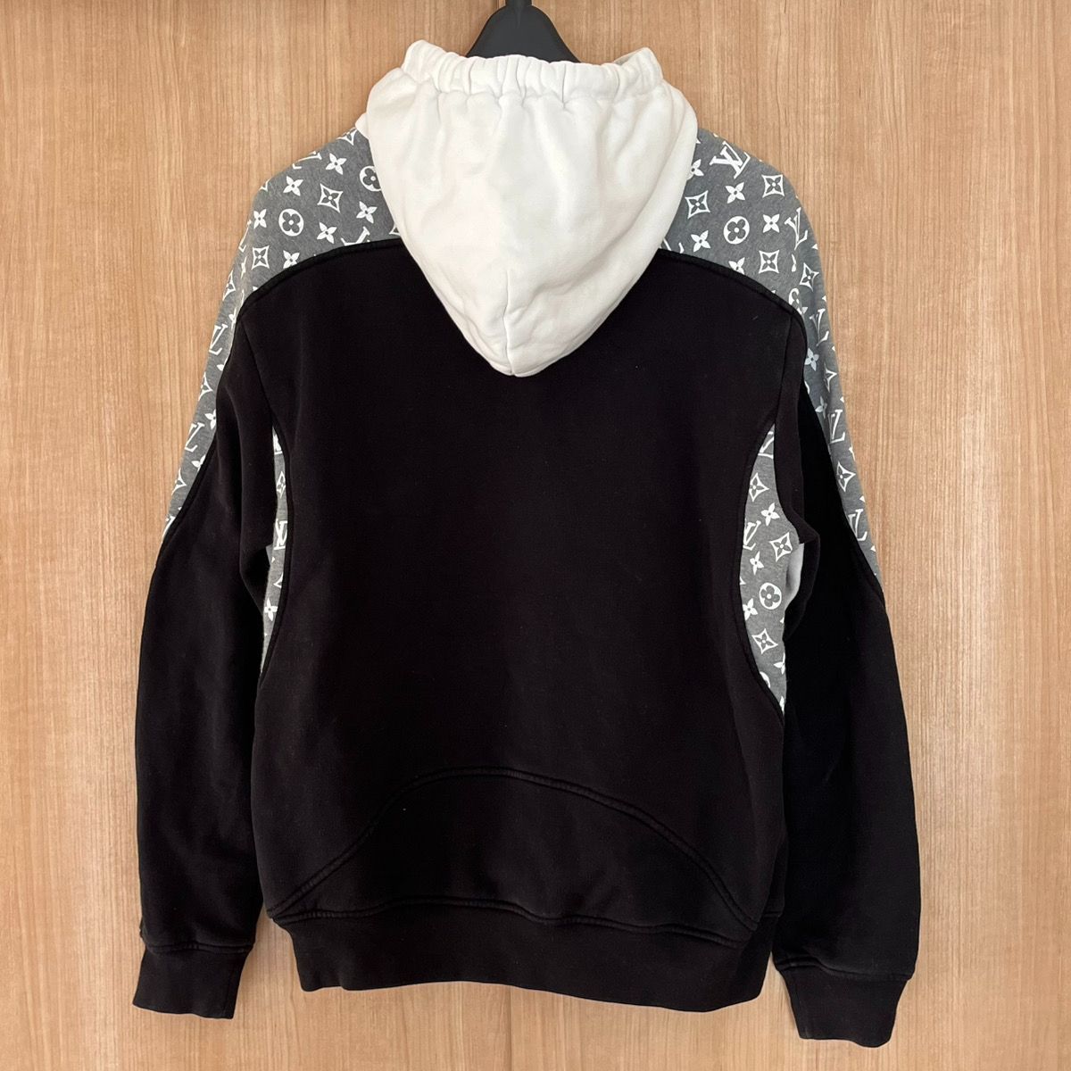 LOUIS VUITTON ルイヴィトン パーカー サークルカット モノグラム