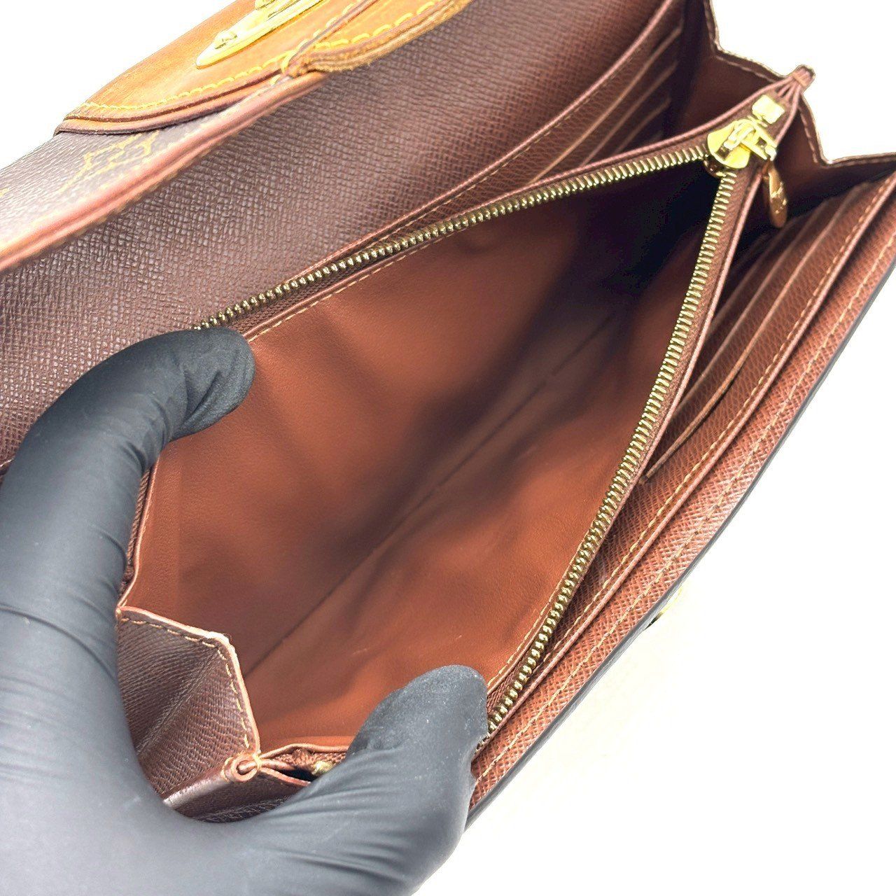 時間を纏う金具財布】 Louis Vuitton 長財布 ポルトフォイユ ボエシ