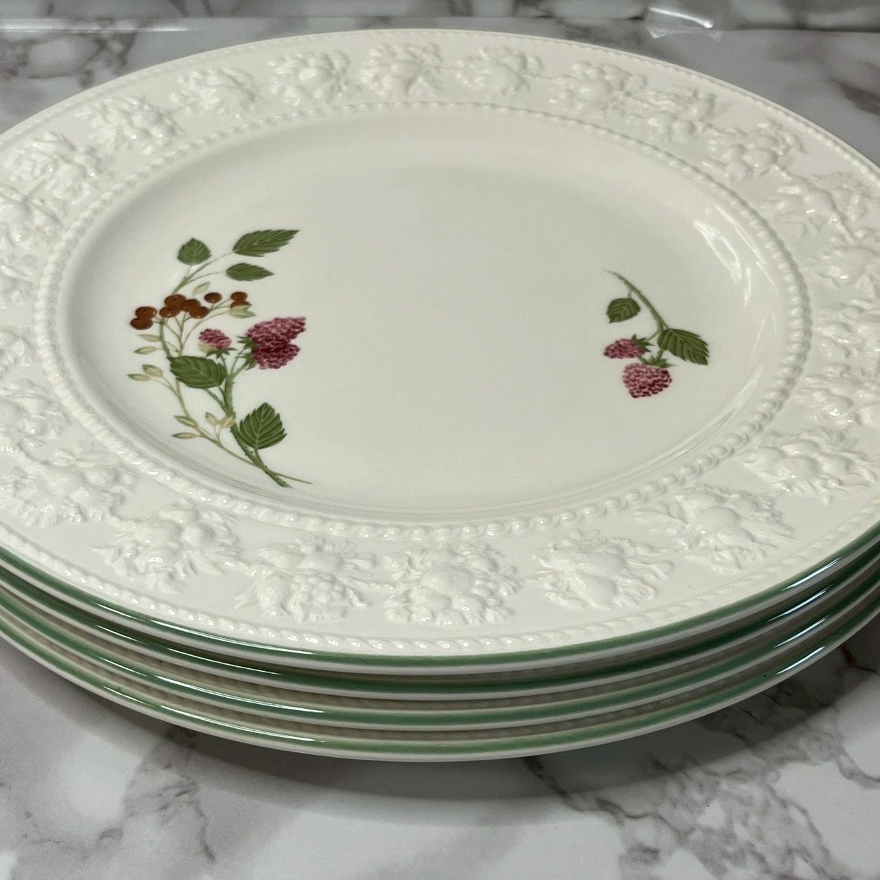 良品】ウェッジウッド WEDGWOOD フェスティビティ ラズベリー プレート