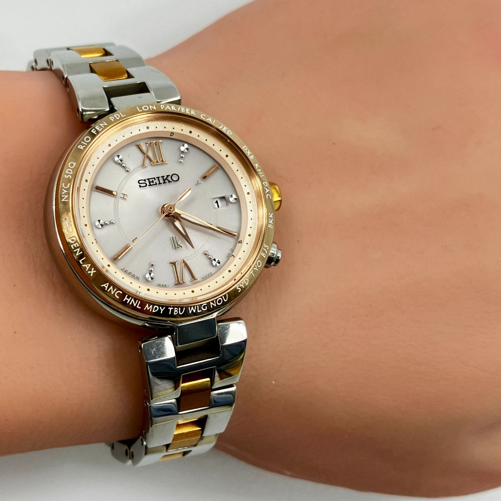 美品】セイコー SEIKO ルキア 1B25-0AJ0 ソーラー電波 チタン 腕時計