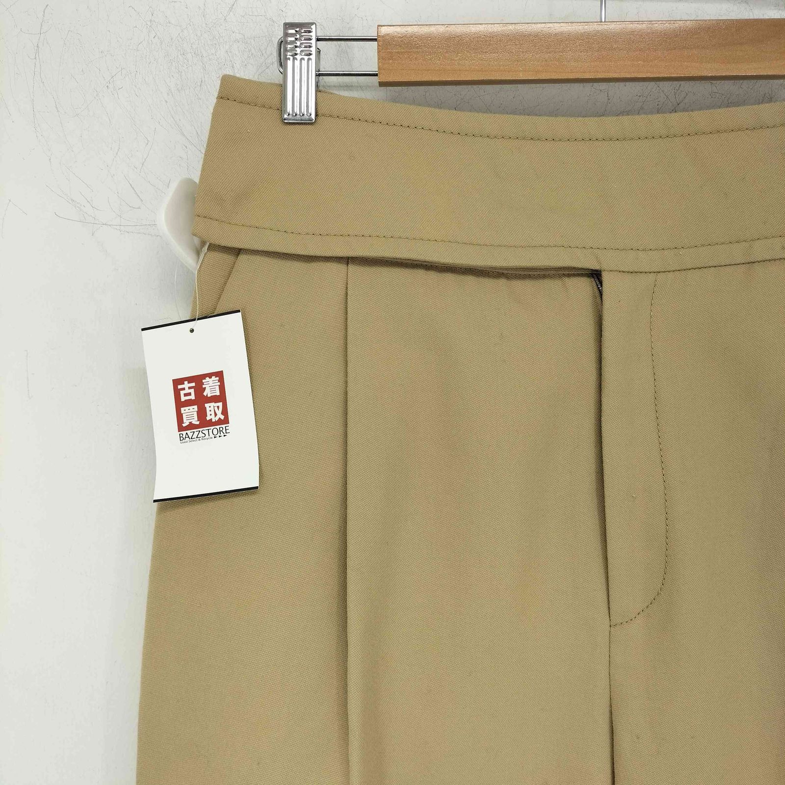 トーテム　TOTEME タック入り　チノパン　スラックス　カジュアル　綺麗め トーテム toteme タック入り チノパン スラックス レディース M - メルカリ
