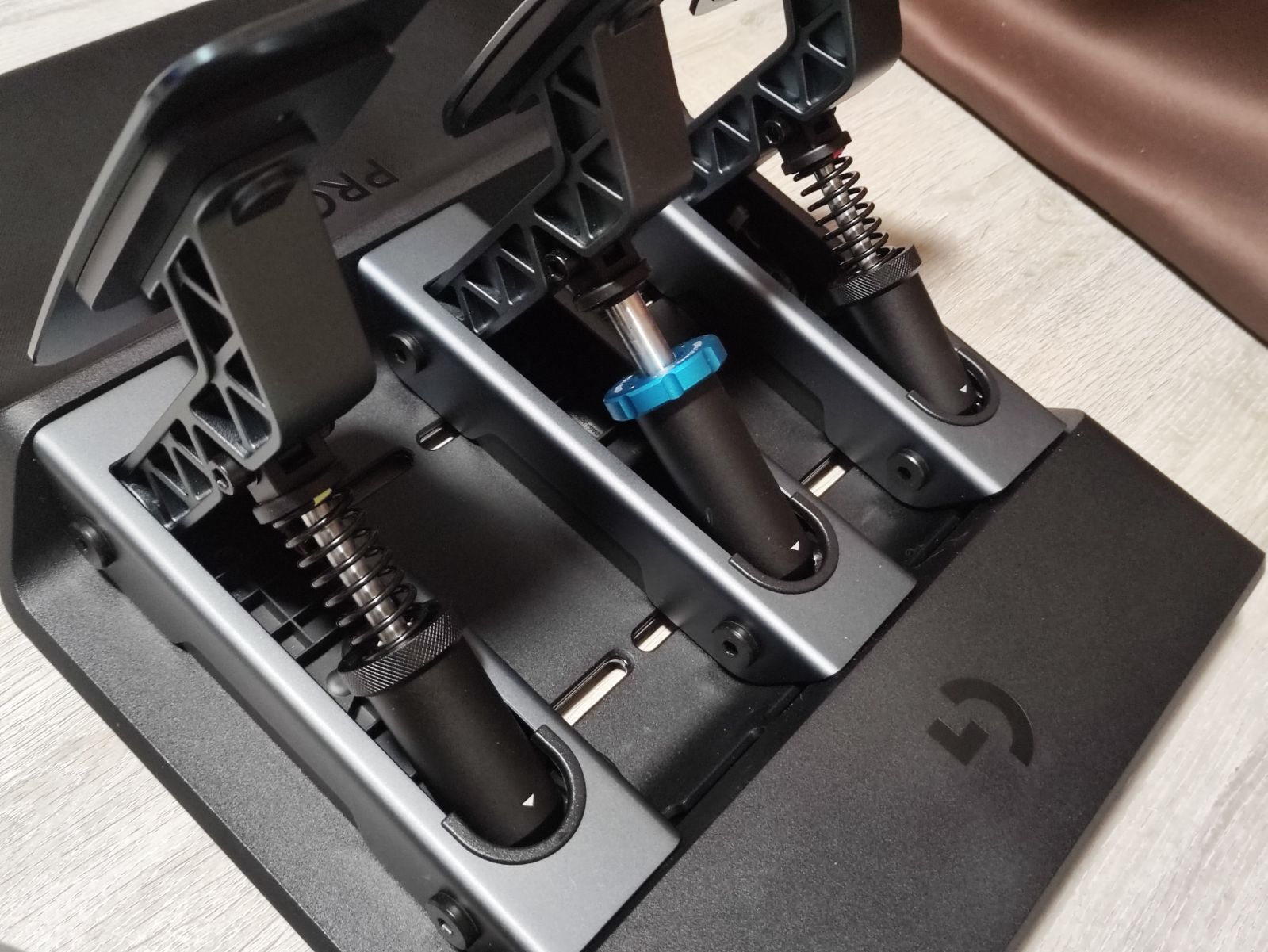 logicool G PRO RACING WHEEL/PEDALS set【中古品】ハンコン - メルカリ
