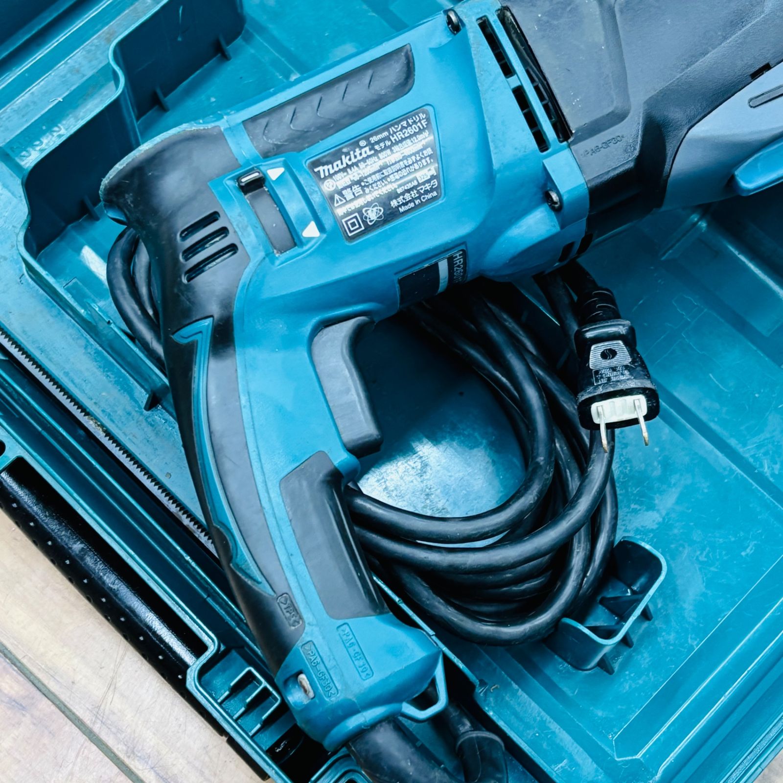 中古品 makita マキタ 26mm SDSプラス ハンマドリル 2モード HR2601F 