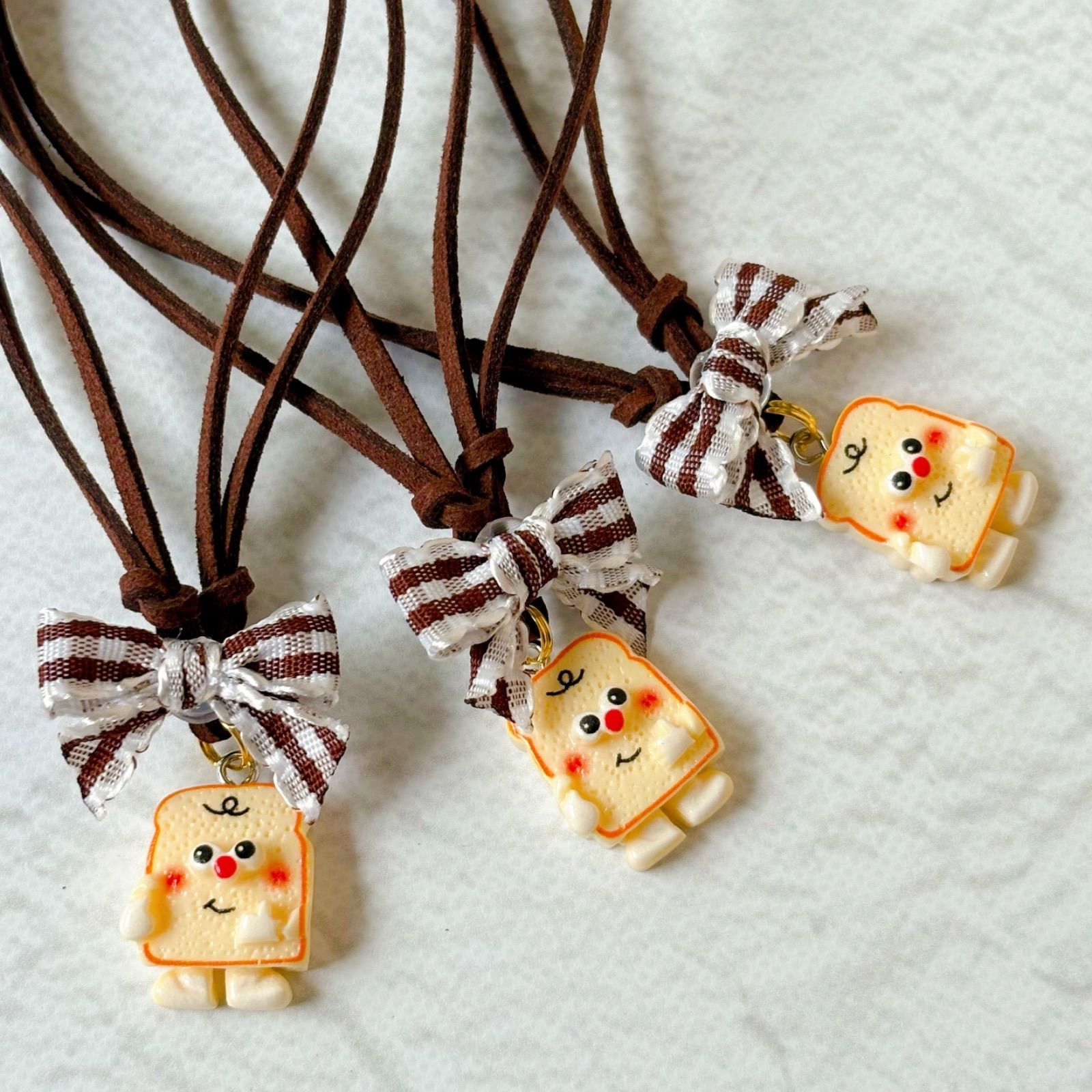 トリミングチョーカー　80本 13本 トリミングチョーカー 《103》 食パン 可愛い 食パンくん パン