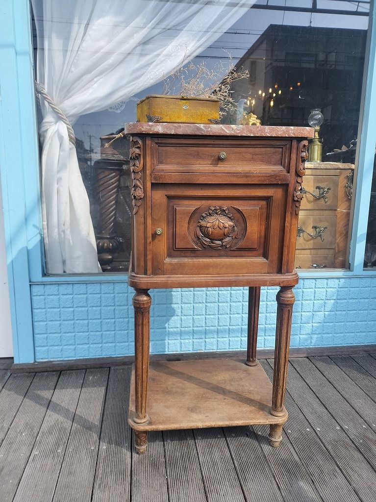 フランス アンティーク 木製 彫刻 ナイトテーブル 大理石つき - メルカリ