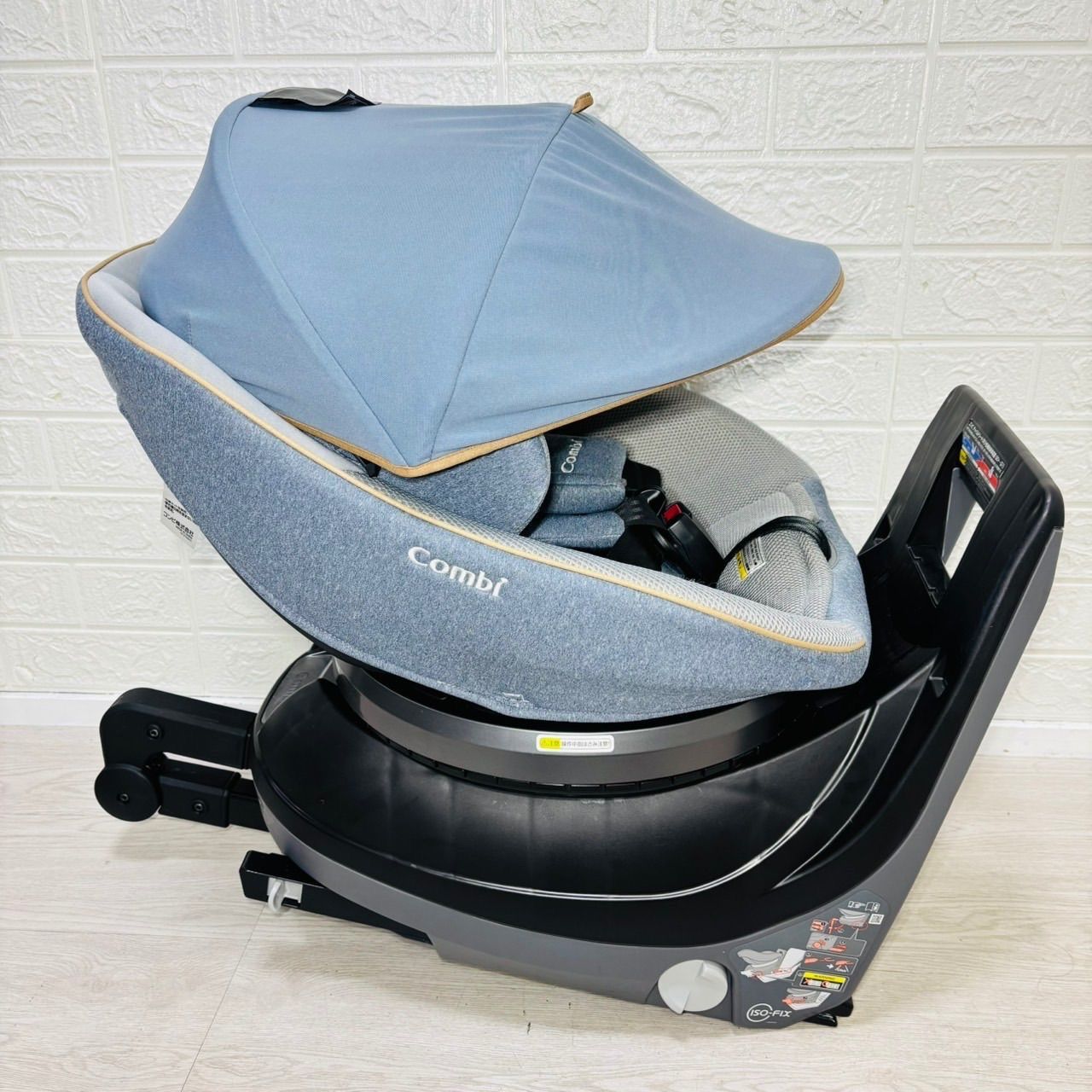 即決 美品 combi コンビ クルムーヴスマートISOFIX Simplight フェスタ