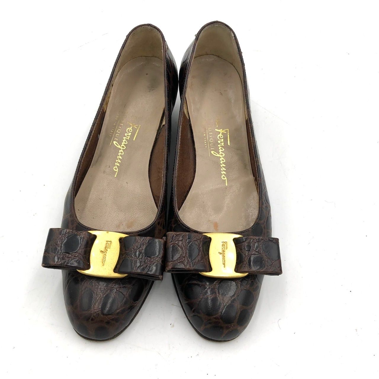 フェラガモ ヴァラ パンプス クロコ型押し 茶 22cm ローヒール リボン