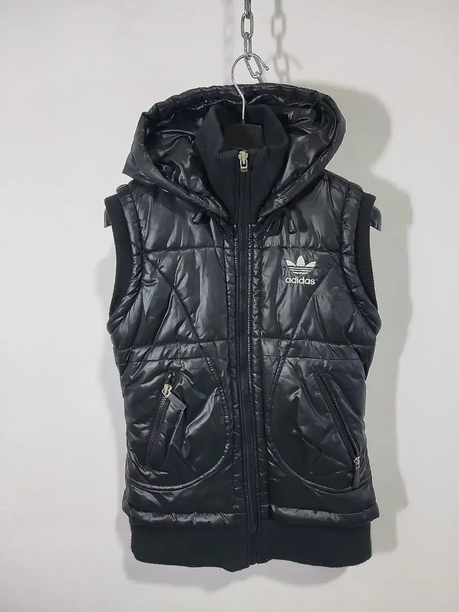 アディダス フード ダウン ベスト ブラック - メルカリ