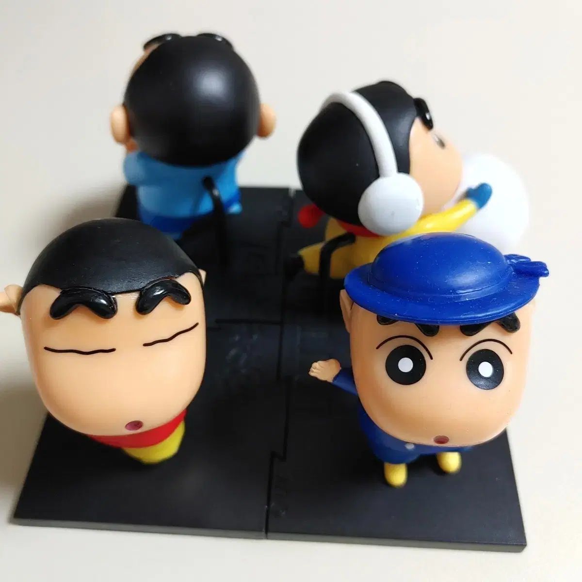 ロッテリア クレヨンしんちゃん フィギュア 4種 セット - メルカリ