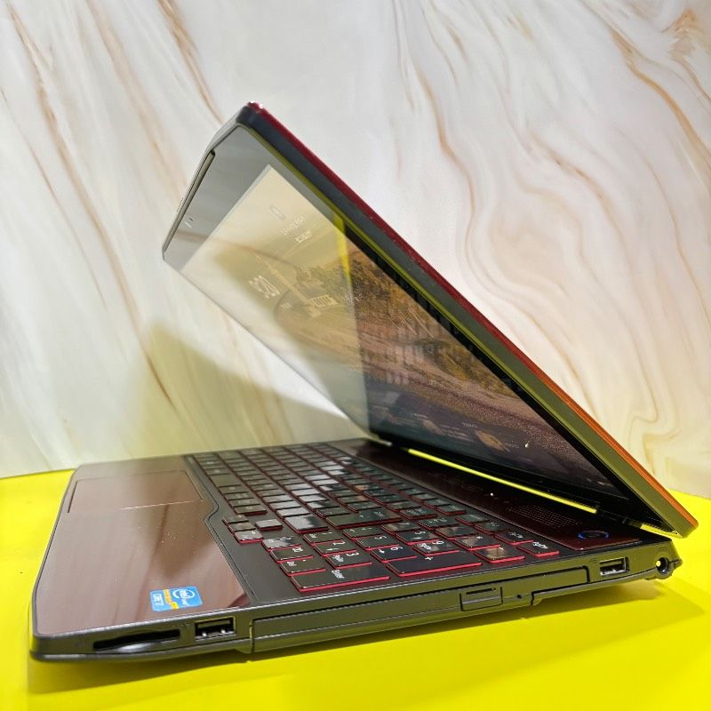 爆速Core i7✨美品✨富士通ノートパソコン✨メモリ8GB 新品SSD