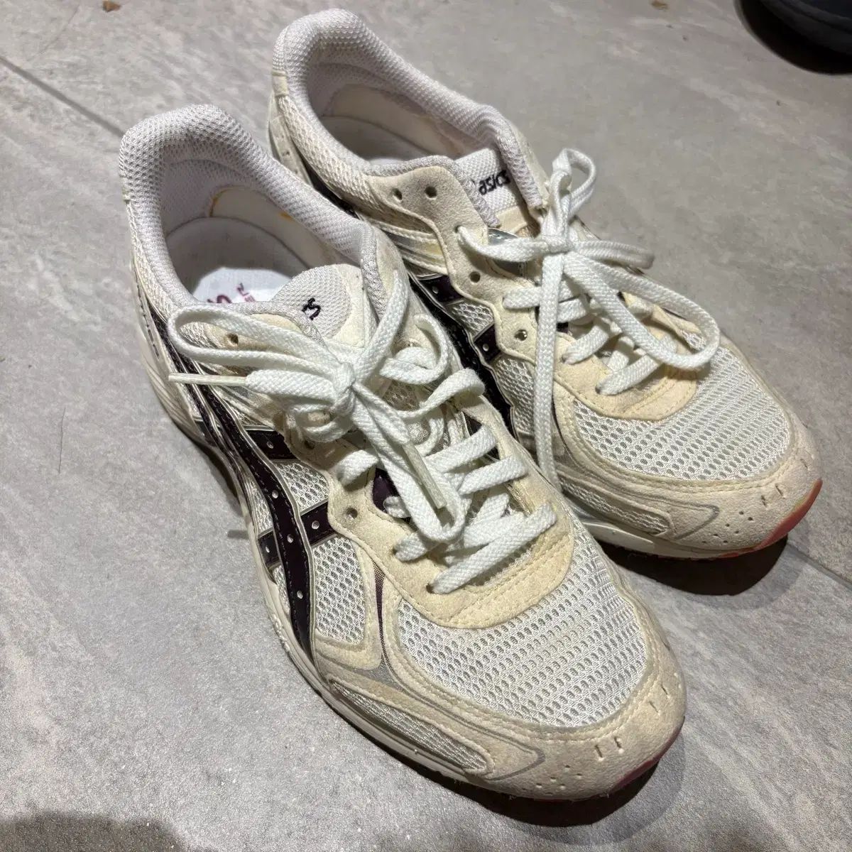 アシックス ランニングシューズ - メルカリ