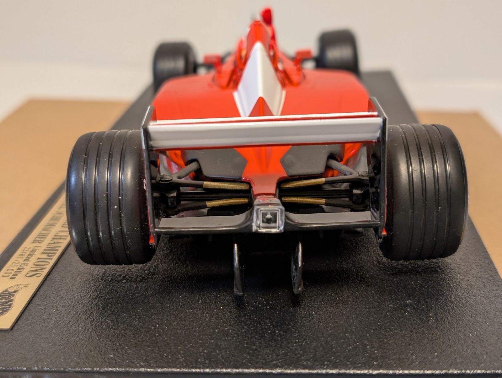 注意！限定品マテル1/18フェラーリF2001ミハエル・シューマッハ - メルカリ