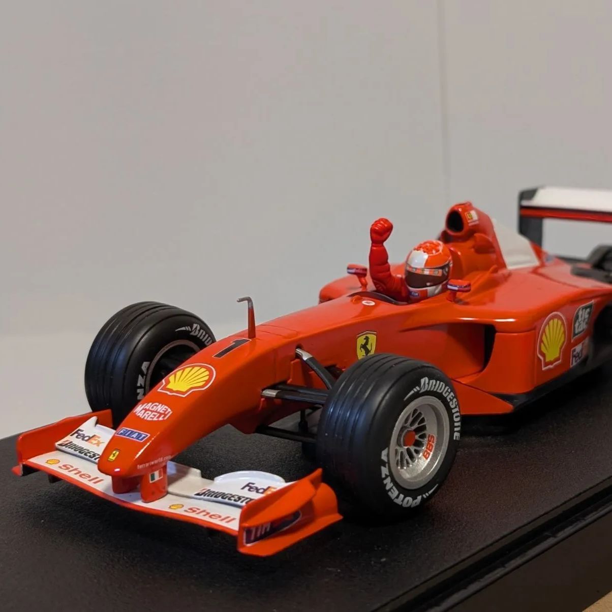 注意！限定品マテル1/18フェラーリF2001ミハエル・シューマッハ - メルカリ