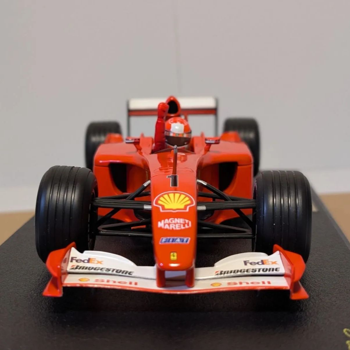 ミハエル・シューマッハ Ferrari F2001 ミニカー 1/18 限定版 注意！限定品マテル1/18フェラーリF2001ミハエル・シューマッハ - メルカリ