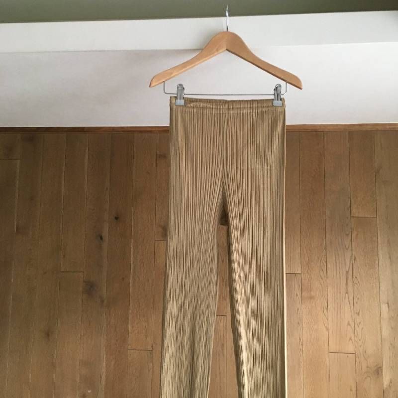 PLEATS PLEASE（プリーツプリーズ） パンツPP12-JF504 - メルカリ