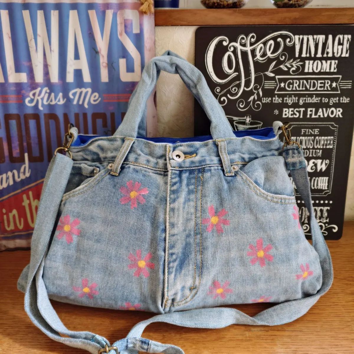 227☆USEDダメージデニムリメイク☆ショルダーバッグ☆フラワー 227☆USEDダメージデニムリメイク☆ショルダーバッグ☆フラワー