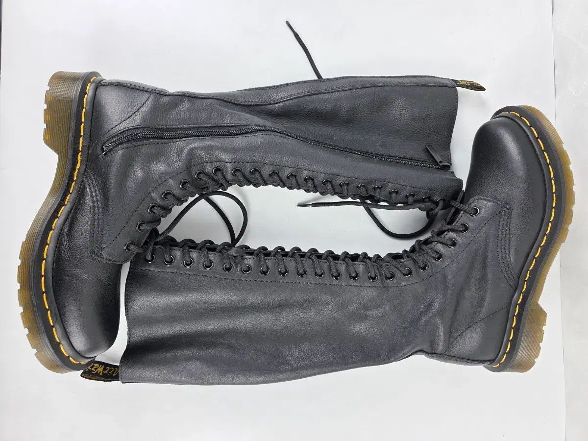 ヴィンテージ^^240 DR. MARTENS ドクターマーチン 1B60 20ホール 