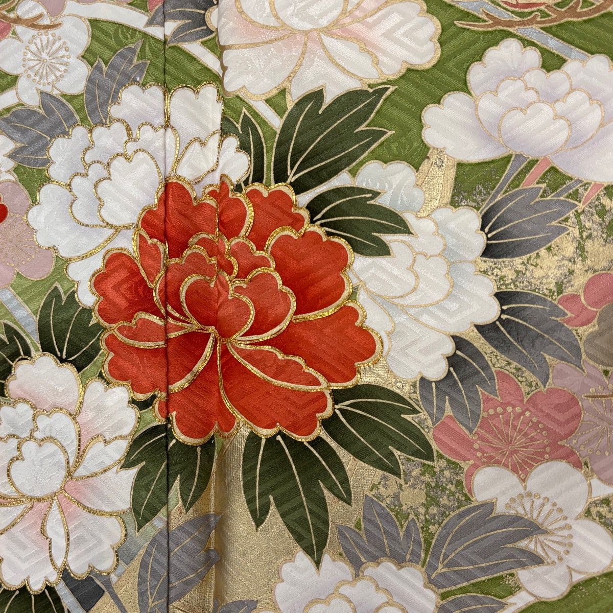美品】 振袖 身丈161cm 裄丈64cm M 袷 牡丹 松竹梅 金糸 金彩 よもぎ色