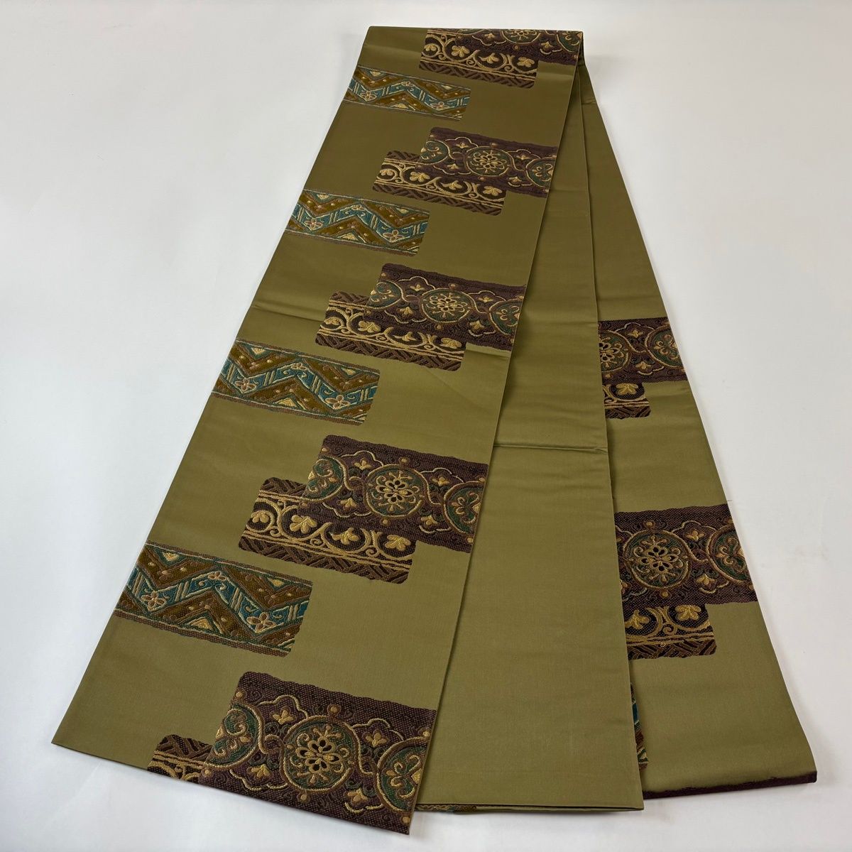 美品】 袋帯 秀品 鈴乃屋 華文 唐草 刺繍 金糸 茶緑色 六通 正絹