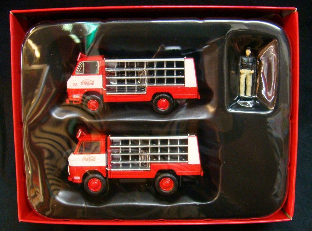 トミーテック TOMICA LIMITED VINTAGE コカ・コーラ 2MODELS(マツダ