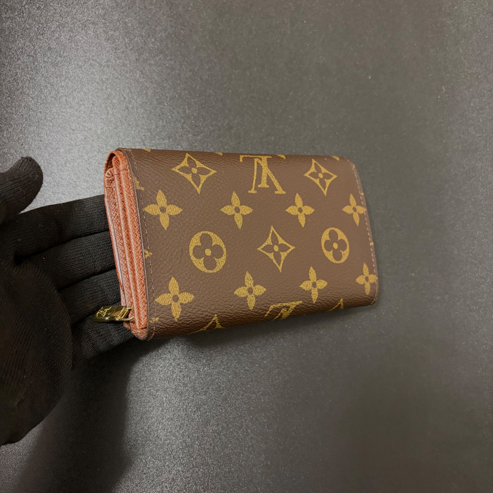 w70 ポルトフォイユ トレゾール インターナショナル 新型 Louis