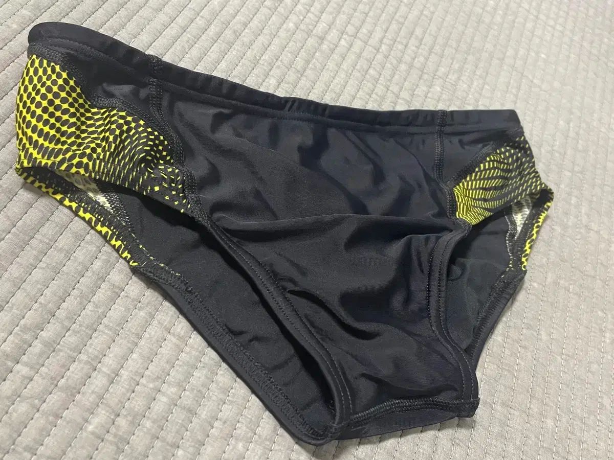 公式ワーディングストライプスターンズショートボックス 競泳水着