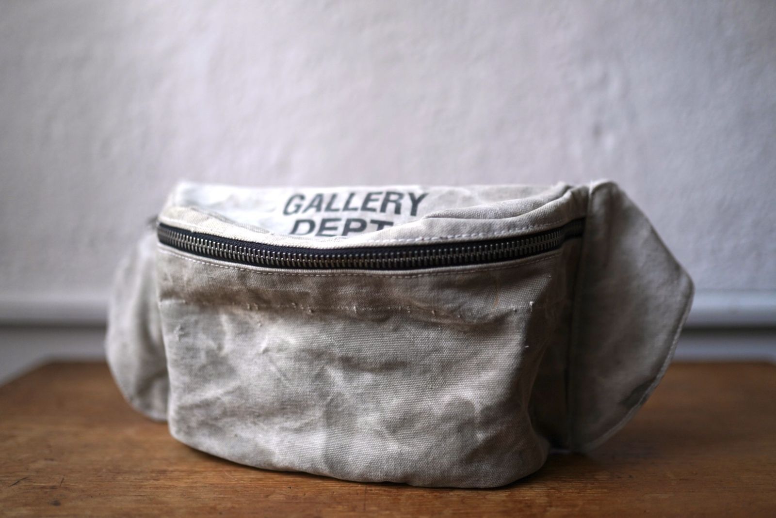 入手困難・美品】GALLERY DEPT. ギャラリーデプト ボディバッグ 【公式