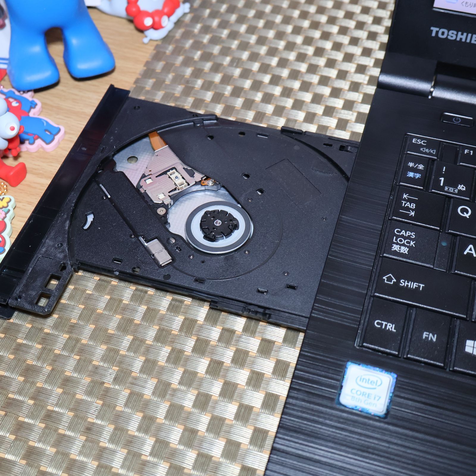 特価品！Win11公式対応8世代i7/メ8G/高速SSD/DVD/無線/カメラ - メルカリ