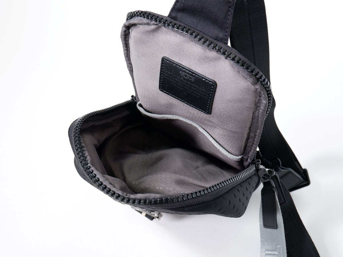 TUMIトゥミ TAHOE BOZEMAN SLING ボーズマンスリングボディバック